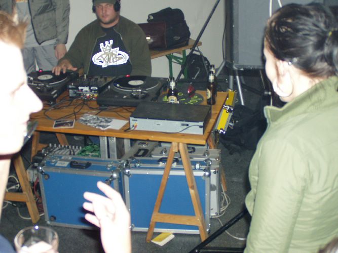 FM4 DJs [Waxolutionists (Mental Creates Records), Urbs & Cutex (HongKong Records)]